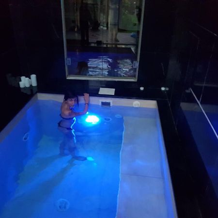 피사 La Casa Con Piscina Riscaldata Interna Anna Luxury Garden 아파트 외부 사진
